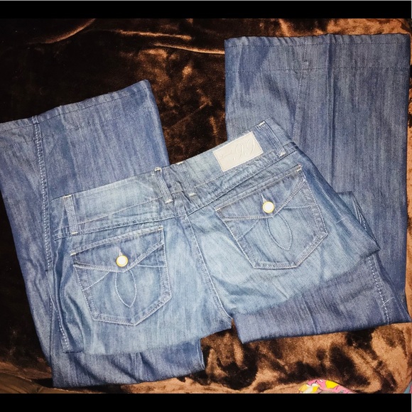 NWOT Level 99 Flare Jeans - Picture 6 of 8